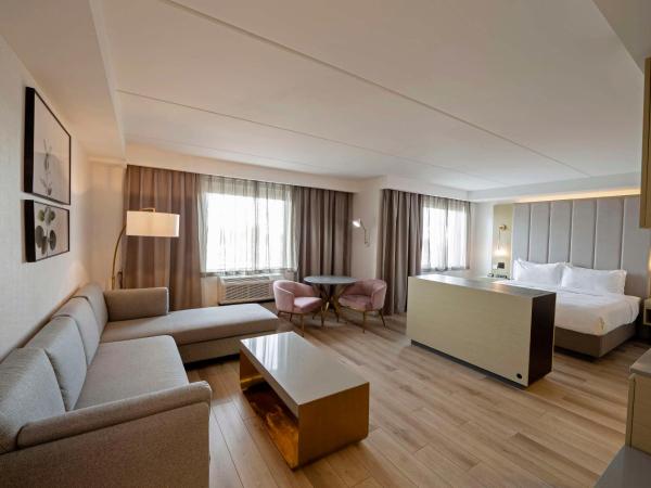 Bloom Mississauga, Tapestry Collection By Hilton : photo 1 de la chambre studio lit king-size