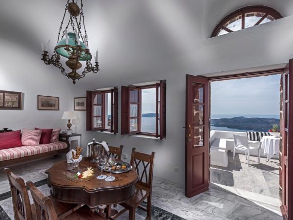 Aigialos Luxury Traditional Settlement : photo 8 de la chambre suites panoramiques - vue sur coucher de soleil