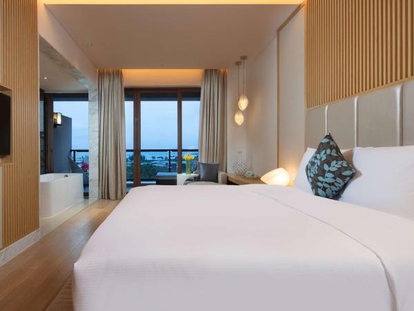 Thousand Cranes Sanya Yazhou Bay Int'l Exchange Centre,Curio by Hilton : photo 1 de la chambre chambre king premier avec vue sur l'océan