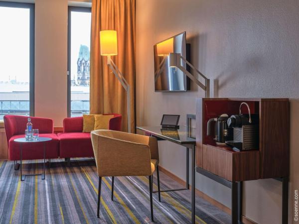 Dorint Kurfürstendamm Berlin : photo 5 de la chambre chambre de luxe avec lit king-size