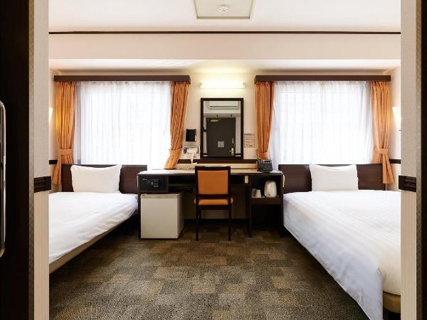 Toyoko Inn Chiba eki Higashi guchi : photo 1 de la chambre chambre lits jumeaux accessible aux personnes à mobilité réduite - non-fumeurs