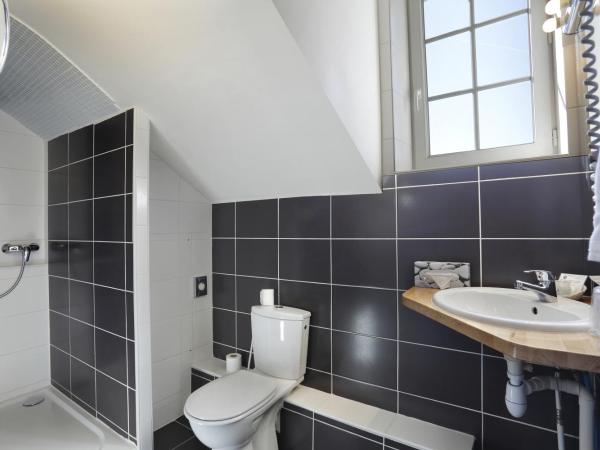 Hôtel Les Tilleuls, Bourges : photo 4 de la chambre chambre quadruple