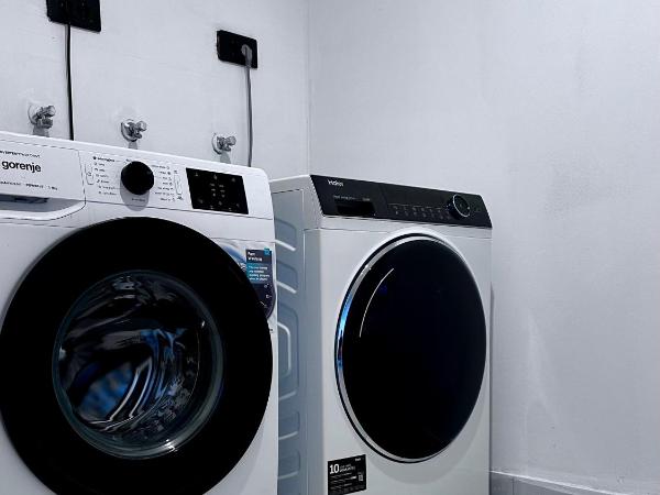 Allegra House : photo 9 de la chambre chambre double avec salle de bains privative