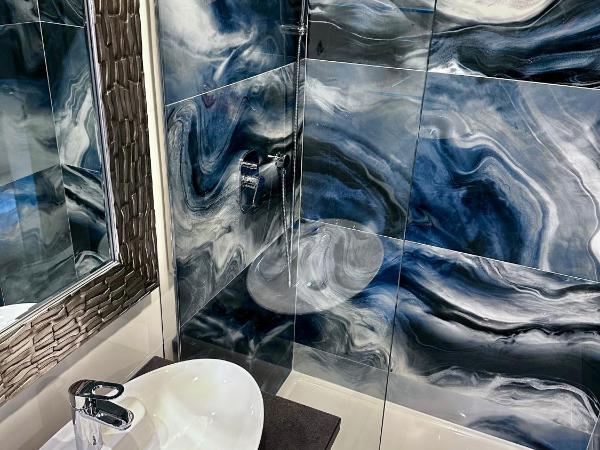 Allegra House : photo 6 de la chambre chambre double avec salle de bains privative