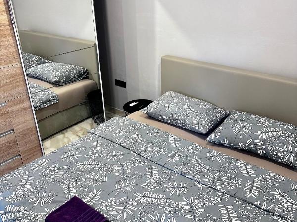 Allegra House : photo 7 de la chambre chambre double avec salle de bains privative