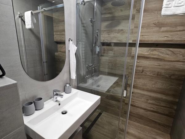 Minaret Residence & Relax Pécs : photo 6 de la chambre studio triple standard