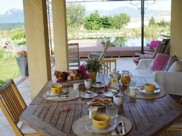 Chambre d'hôtes Ananda : photo 1 de la chambre chambre double avec terrasse