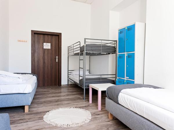 Hostel Królewska : photo 6 de la chambre chambre quadruple