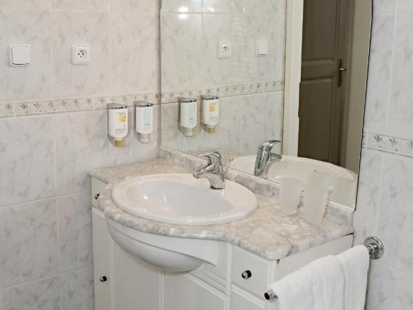 Sant Georg Garni : photo 8 de la chambre chambre lits jumeaux avec balcon