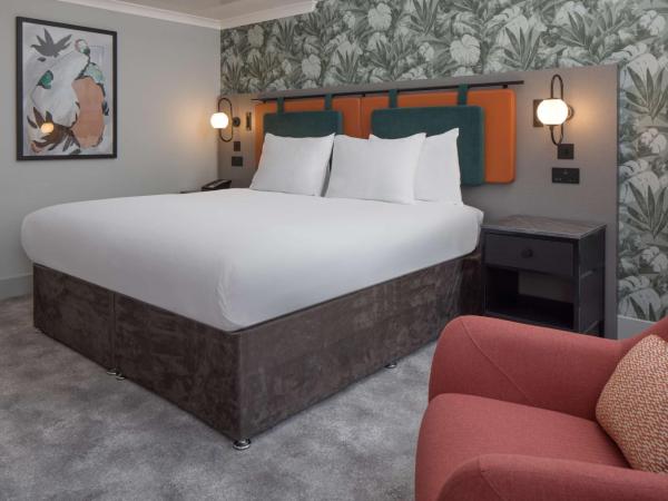 DoubleTree By Hilton Brighton Metropole : photo 3 de la chambre chambre lit king-size