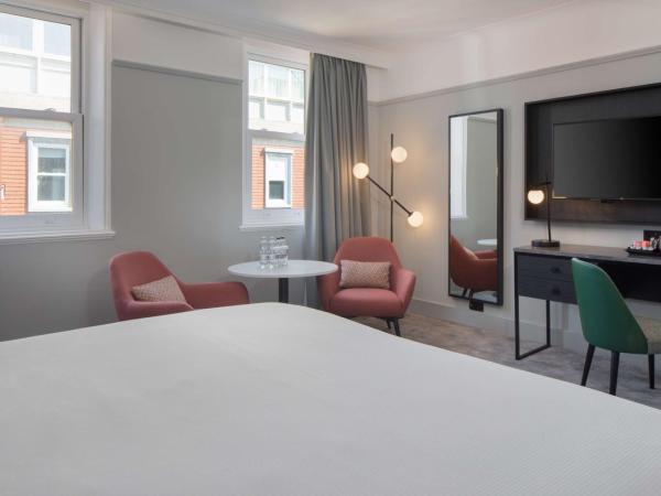 DoubleTree By Hilton Brighton Metropole : photo 6 de la chambre chambre lit king-size