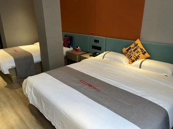 Junyi Hotel Wuhan Liuduqiao Subway Station : photo 3 de la chambre chambre lits jumeaux select