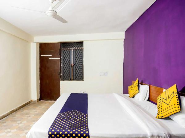 SPOT ON Hotel Harry's 1 Near Select Citywalk Mall : photo 1 de la chambre chambre triple classique