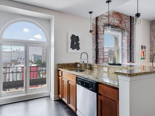 Mint House at The Divine Lorraine Hotel - Philadelphia : photo 4 de la chambre appartement 2 chambres - vue sur ville