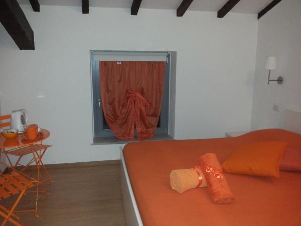 I Colori di Mag : photo 9 de la chambre chambre double avec salle de bains