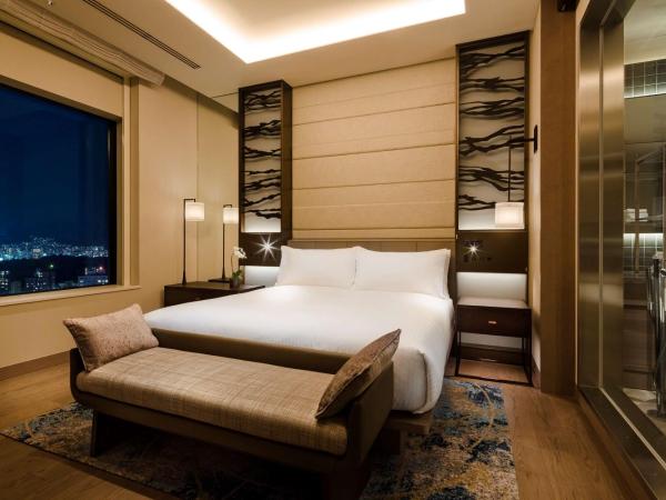 Hilton Hiroshima : photo 1 de la chambre suite premium lit king-size
