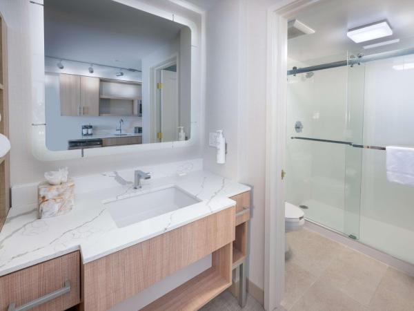 Homewood Suites by Hilton Atlanta Buckhead Pharr Road : photo 5 de la chambre suite lit king-size avec coin cuisine