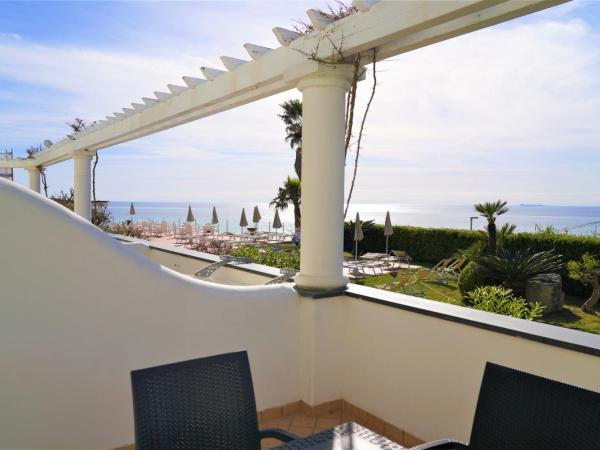 Hotel Albatros : photo 4 de la chambre chambre double ou lits jumeaux supérieure - vue sur mer