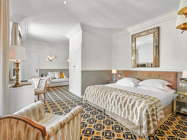 Hôtel Belles Rives : photo 1 de la chambre chambre familiale (2 adultes + 1 enfant)