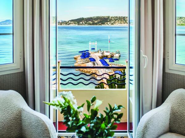 Hôtel Belles Rives : photo 1 de la chambre chambre double avec vue panoramique sur la mer