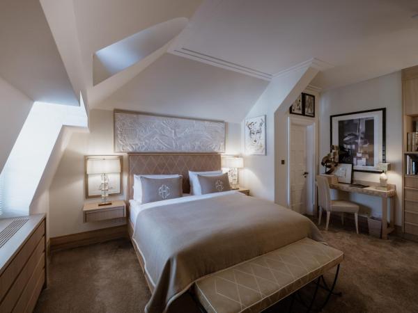 Schlosshotel Berlin by Patrick Hellmann : photo 1 de la chambre suite junior premium avec lit king-size