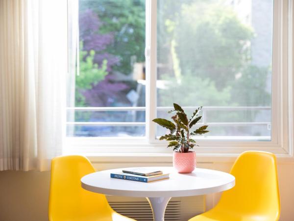 Park Lane Suites & Inn : photo 2 de la chambre chambre standard lit queen-size