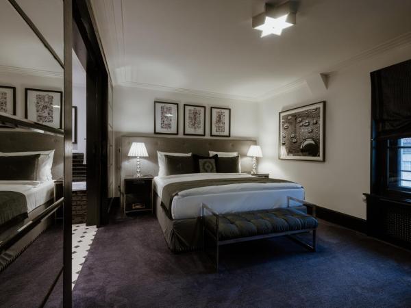 Schlosshotel Berlin by Patrick Hellmann : photo 6 de la chambre chambre premium 