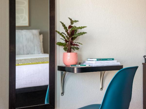 Park Lane Suites & Inn : photo 3 de la chambre chambre standard lit queen-size