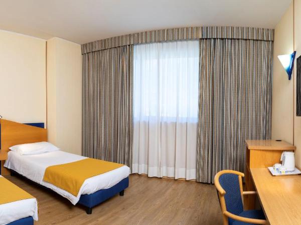 Hotel Express Aosta East : photo 1 de la chambre chambre lits jumeaux standard