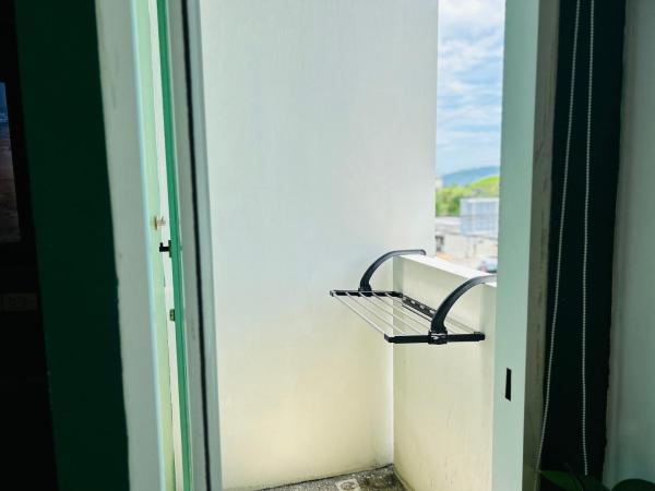 Studio room in Mango House : photo 9 de la chambre chambre double avec balcon