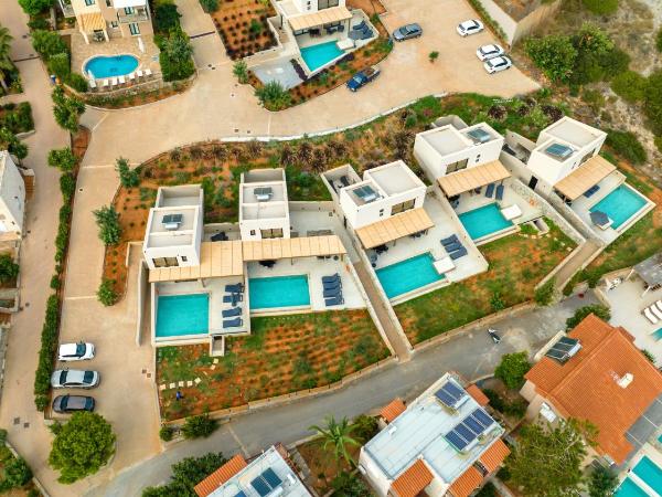 Marni Village : photo 1 de la chambre suite familiale supérieure avec piscine privée