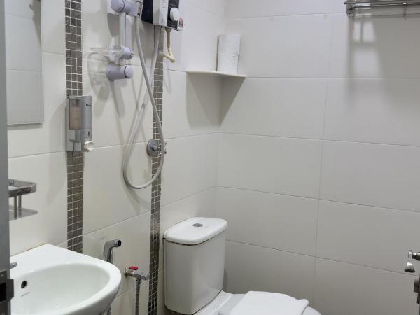 Inn Residence 18 : photo 3 de la chambre chambre triple standard