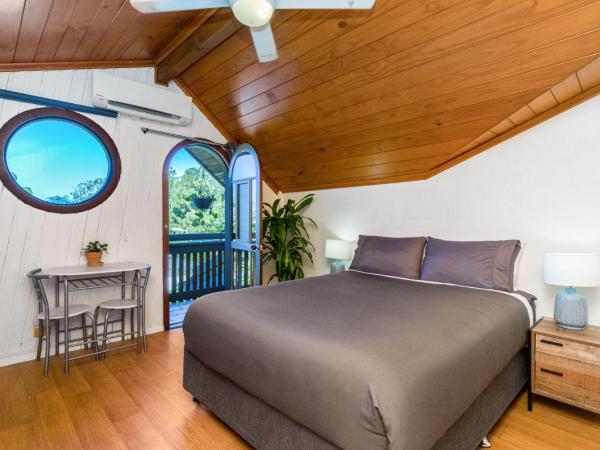 Aquarius Backpackers Resort : photo 1 de la chambre chambre double avec balcon