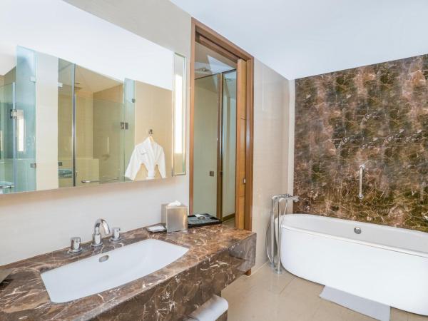 Courtyard by Marriott Agra : photo 2 de la chambre one-bedroom junior suite with 15% discount on food, beverages, laundry, spa and one pint of beer per stay