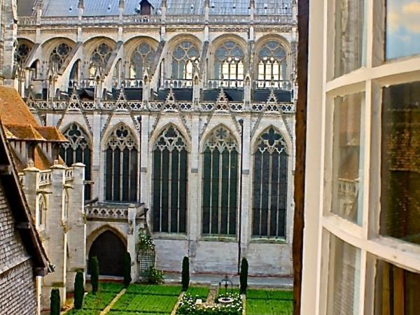 Mercure Rouen Centre Cathédrale : photo 7 de la chambre chambre privilège avec 1 lit double, balcon/terrasse commune