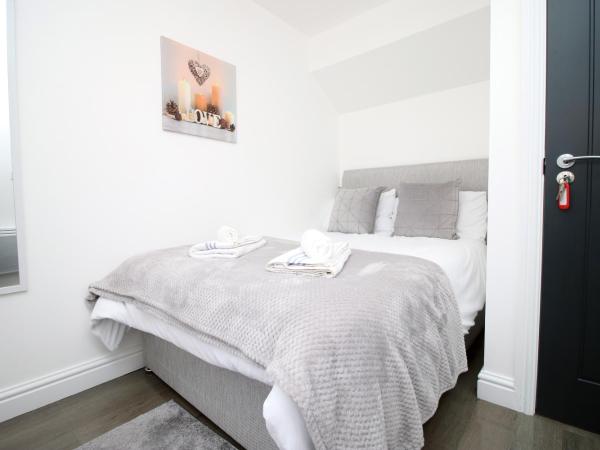 Cardiff Private Double Room with Shared Bathroom Wi-Fi And Free On-Street Parking : photo 3 de la chambre chambre double deluxe