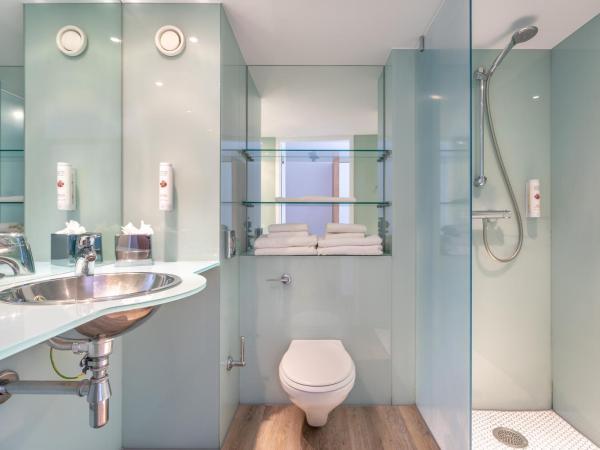 Holiday Inn Bournemouth, an IHG Hotel : photo 2 de la chambre chambre standard lit queen-size