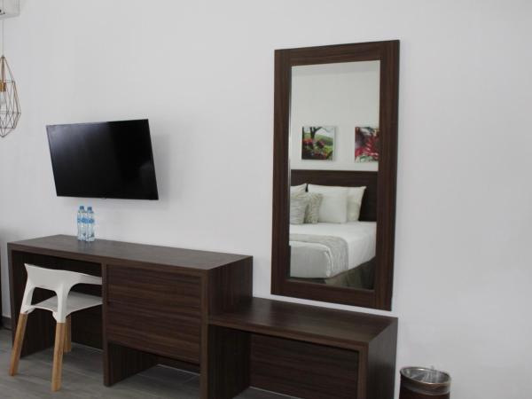 Mesón de la Luna Hotel & Spa : photo 1 de la chambre suite lit king-size avec baignoire spa