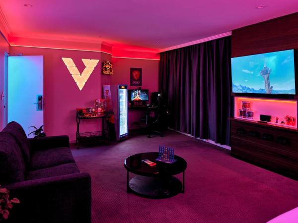 View Melbourne : photo 6 de la chambre gaming room – esport lovers dream in collaboration with msi