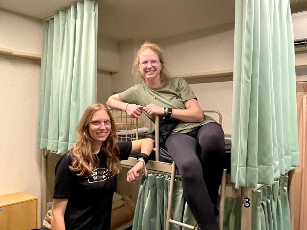 Sakura Hotel Ikebukuro : photo 1 de la chambre chambre avec lits superposés et salle de bains commune - 4 personnes