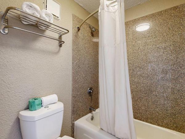 Days Inn by Wyndham Orlando Downtown : photo 4 de la chambre chambre lit king-size - non-fumeurs