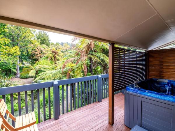 Ripple Rotorua : photo 9 de la chambre superior studio with outdoor hot tub