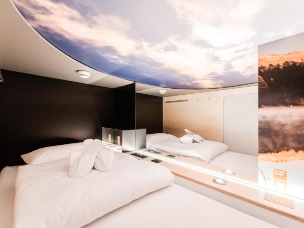 Hostel by Hyve Basel : photo 6 de la chambre lit simple dans dortoir pour femmes