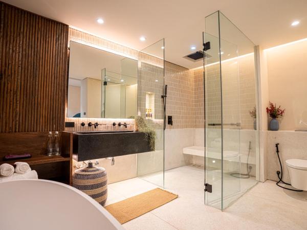 Barcelo Coconut Island, Phuket : photo 8 de la chambre suite lux avec jacuzzi