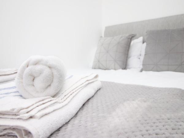 Cardiff Private Double Room with Shared Bathroom Wi-Fi And Free On-Street Parking : photo 2 de la chambre chambre double deluxe