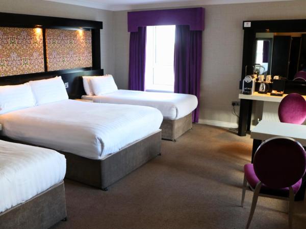 Flannery's Hotel : photo 2 de la chambre chambre triple