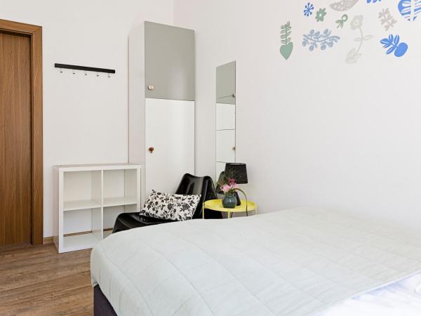 Folk Hostel : photo 3 de la chambre chambre double avec salle de bains commune