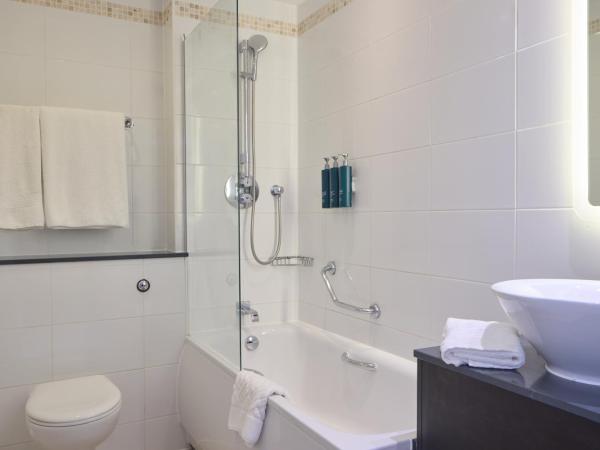 DoubleTree By Hilton Brighton Metropole : photo 1 de la chambre chambre lits jumeaux supérieure - vue sur mer