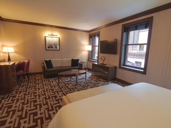 Iroquois New York Times Square : photo 3 de la chambre suite junior 1 lit king-size - vue sur ville