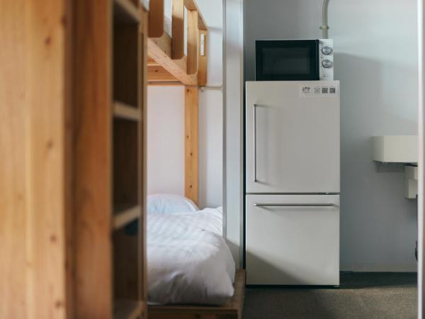 Common de - Hostel & Bar : photo 5 de la chambre chambre familiale supérieure